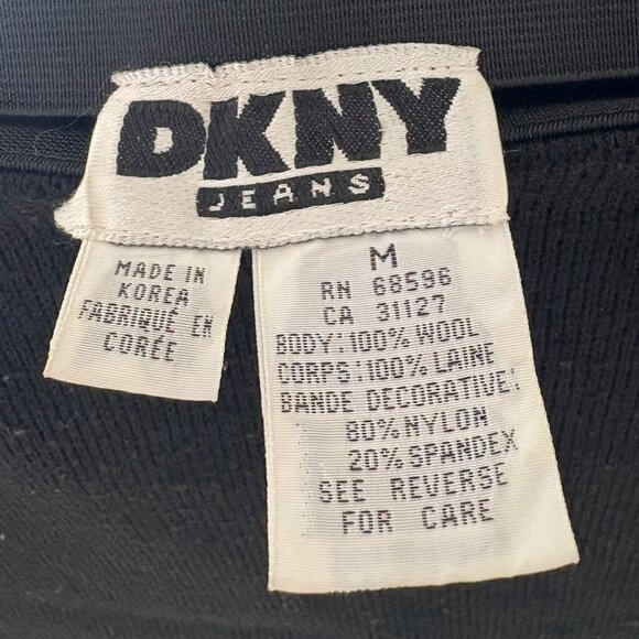 Mini skirt by DKNY. Vintage . Medium - Picture 2 of 2